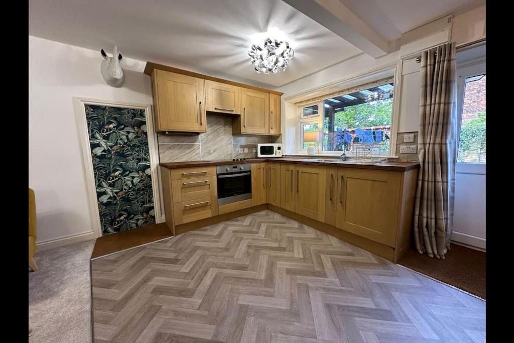 Thee Olde Cow Shed Cottingham, Central Location, 500 Meters From Cottingham Train Station, Close To Hull & Beverly, Free Parking & Wi-Fi , Entire Detached Property エクステリア 写真